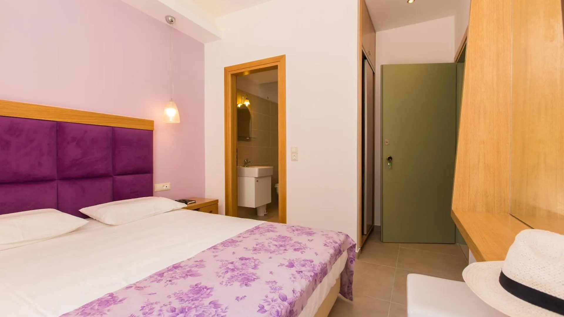 Eltina Hotel Rethymno  2*, Rethymno (Crete)
